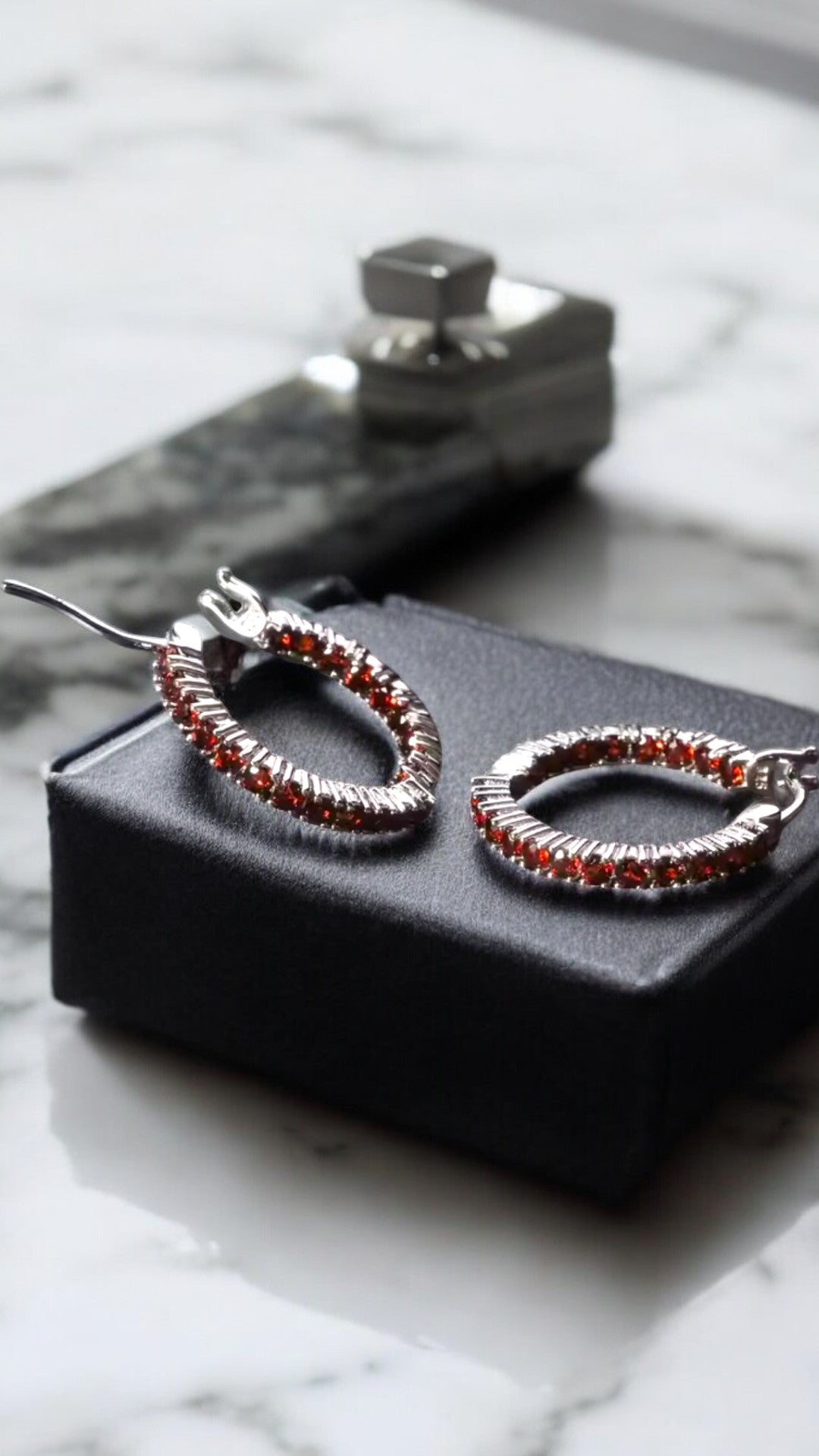 BRAVE – NATURAL GARNET GEMSTONE HOOP EARRING IN 925 STERLING SILVER