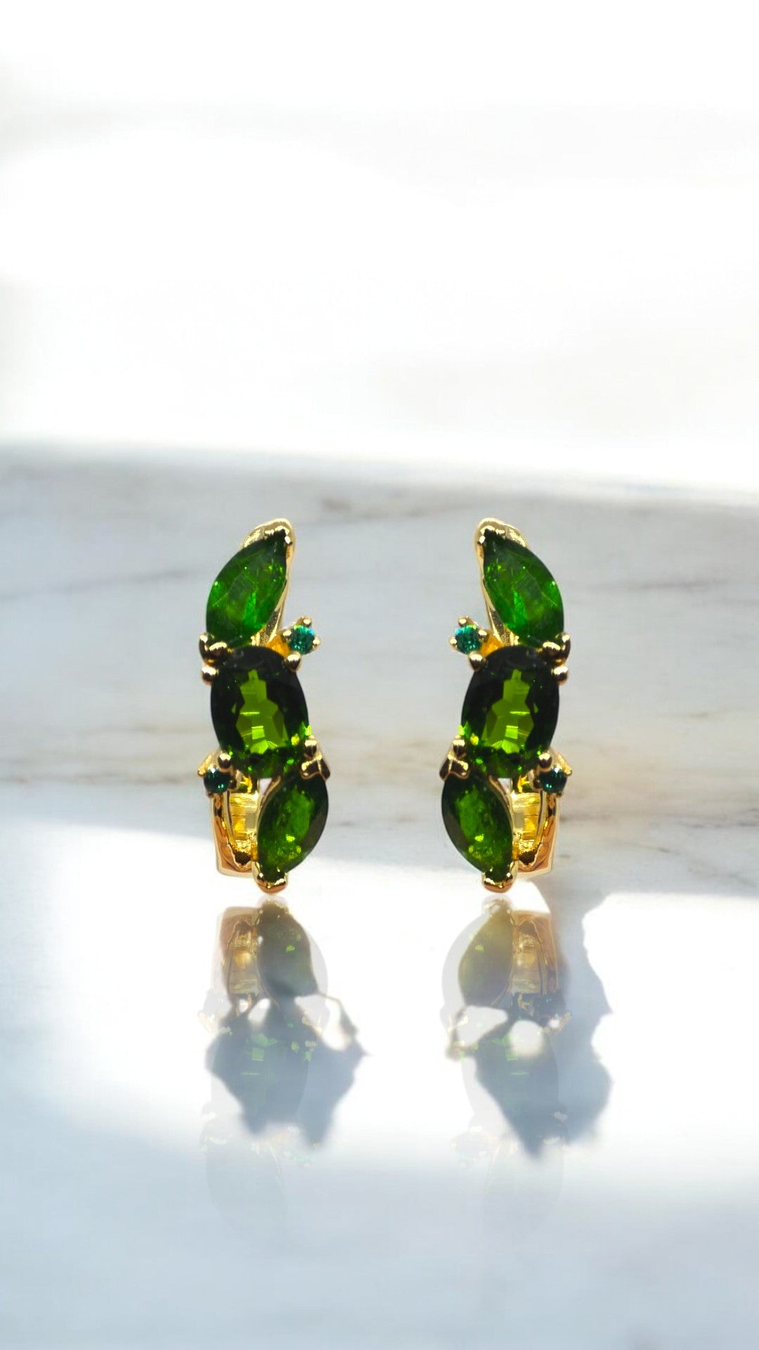 SELENE – NATURAL CHROME DIOPSIDE EARRING IN 925 STERLING SILVER