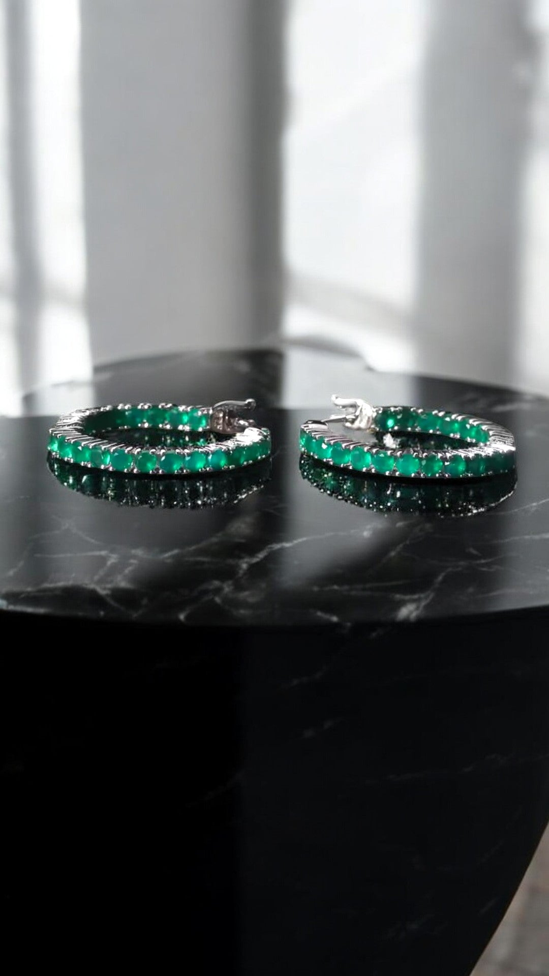BRAVE - GREEN AGATE GEMSTONE HOOP EARRINGS IN 925 STERLING SILVER