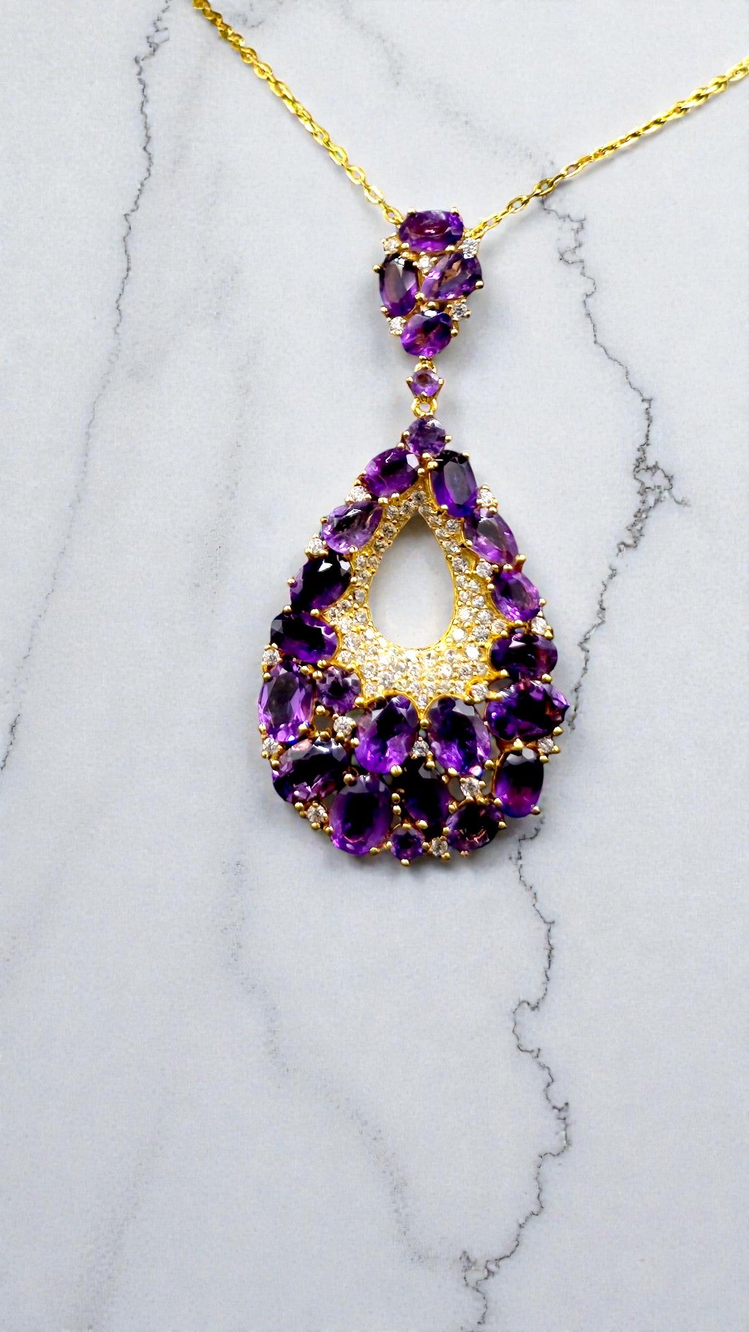 GRANDE – LARGE NATURAL AMETHYST GEMSTONE PENDANT 925 STERLING SILVER PLATED IN YELLOW GOLD