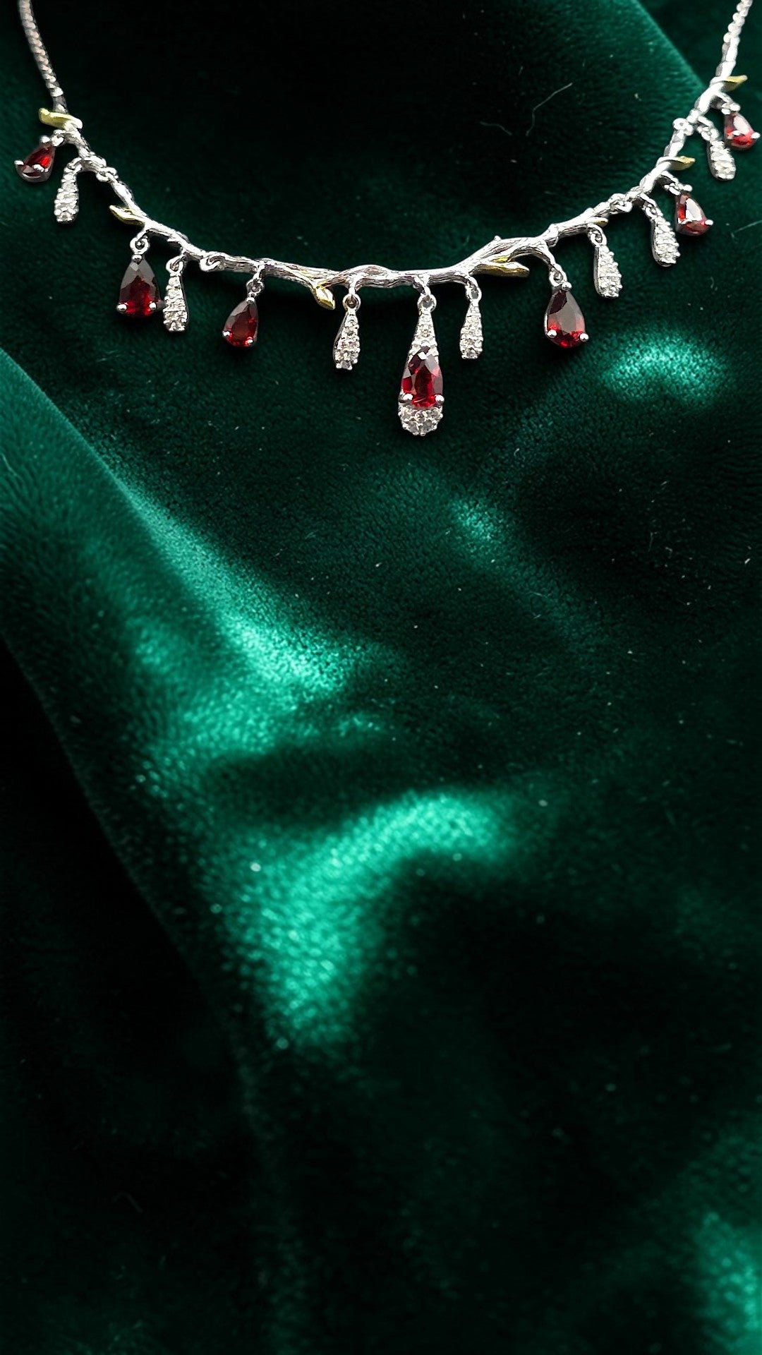 Nyssa - NATURAL GARNET GEMSTONE NECKLACE IN 925 STERLING SILVER